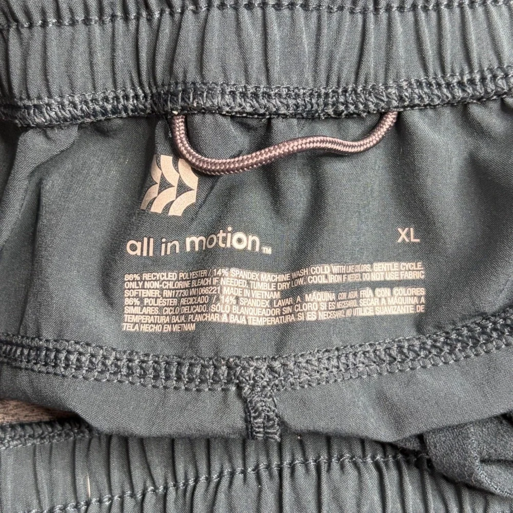All in Motion Mens‎ XL Teal Blue 7 Inch Inseam Athletic Training Shorts Zippered